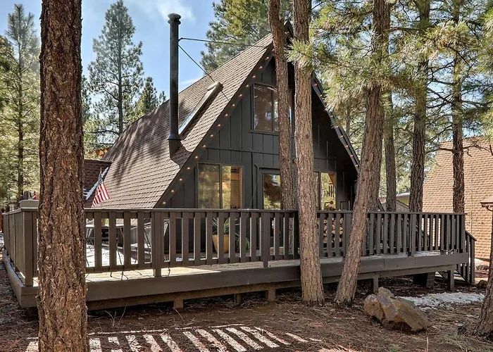 Deck & Forest Views: A-frame Holiday home